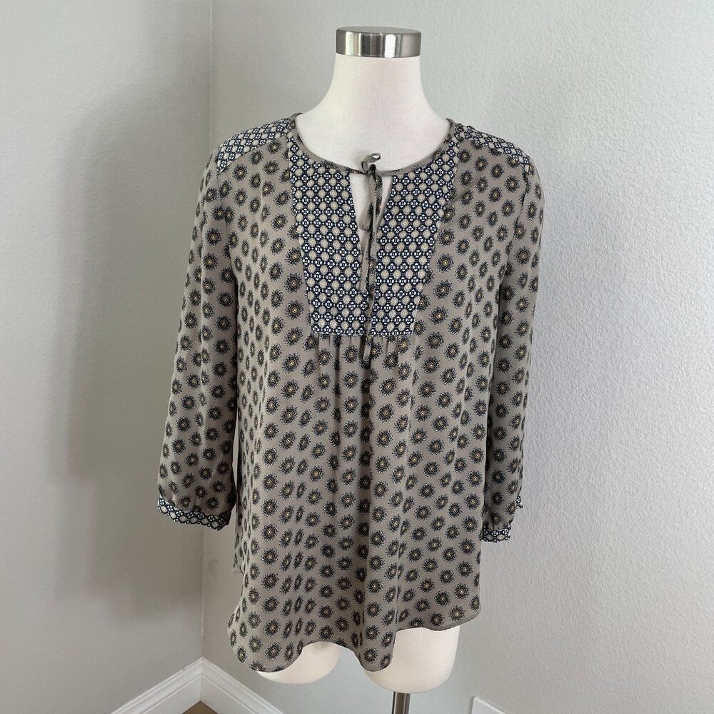 Nydj Womens Small Peasant Blouse Gray Floral‎ Geometric Shirt Front Tie Neck